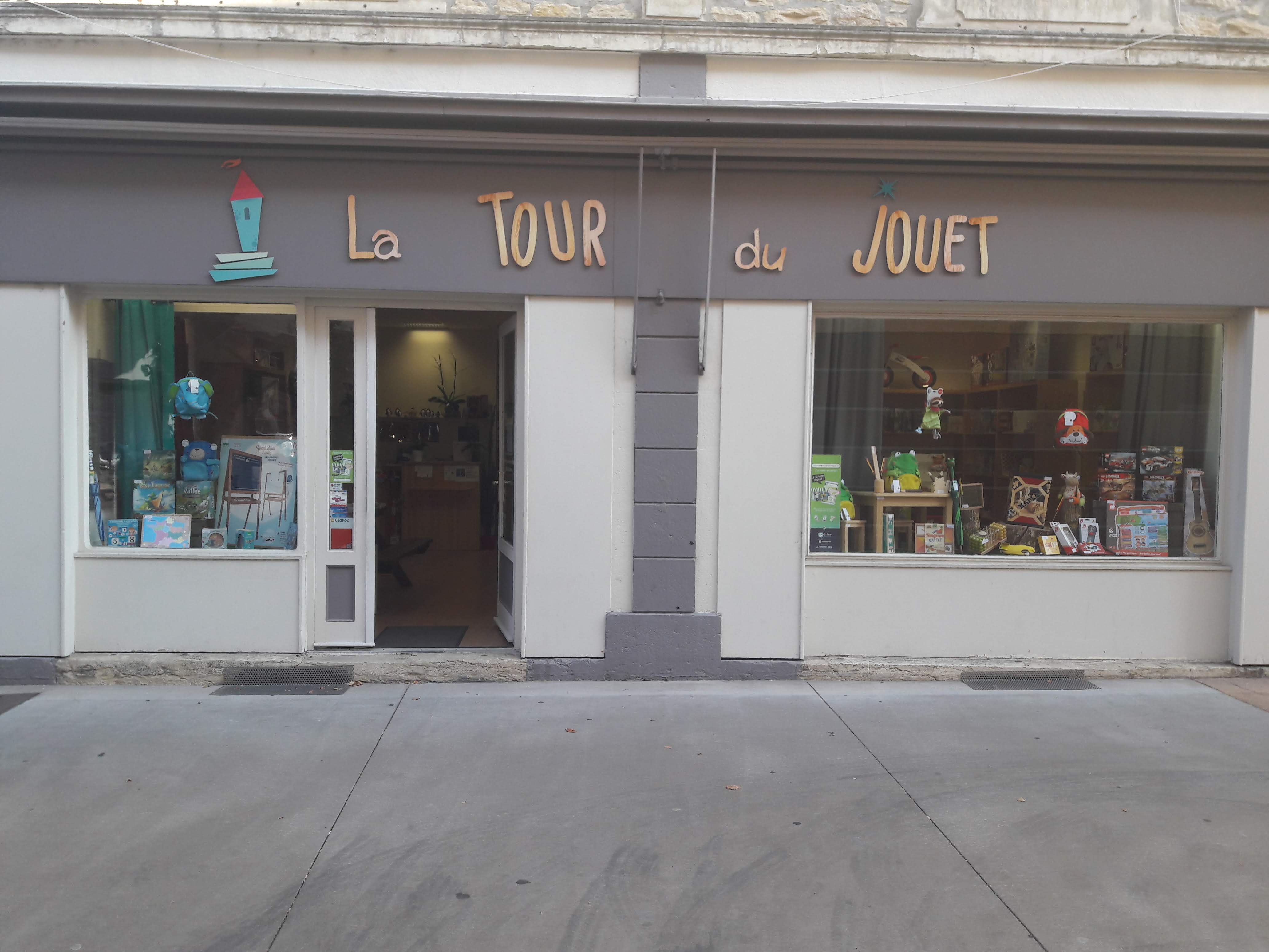 LA TOUR DU JOUET