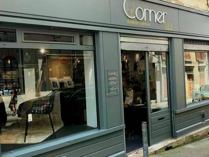Corner 144