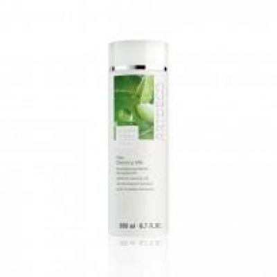 Lait nettoyant hydratant intensif à l'aloe vera Aloe Cleansing Milk 150mL pour peaux sèches