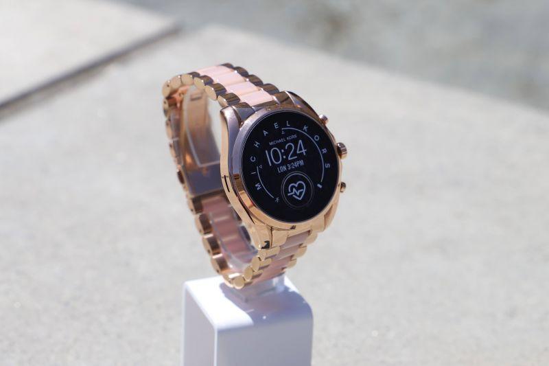 how to connect michael kors watch