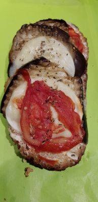 Tartine aubergines, tomates, mozzarella