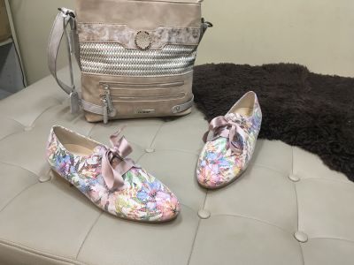Derbies fleuris cuir