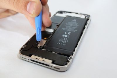 Remplacement batterie Iphone 4/4S